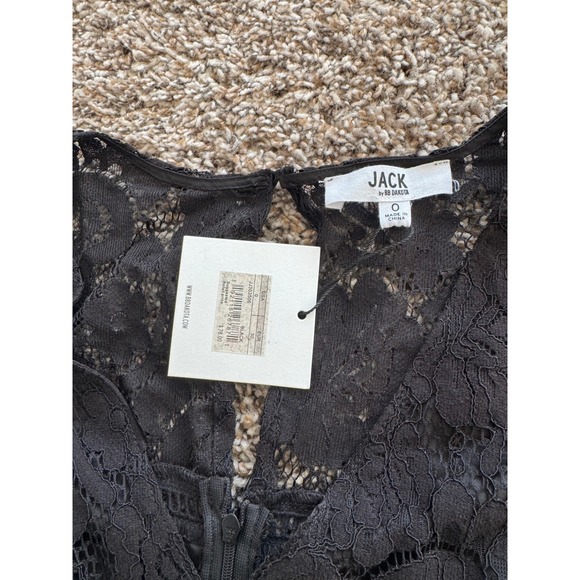 JACK by BB Dakota Black‎ Lace Romper Bell Sleeve V Neck Size 0 NWT - Picture 3 of 8